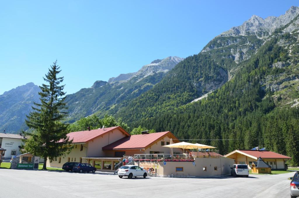 Gasthaus-Pension Reiterklause Hotel Leutasch Exterior photo